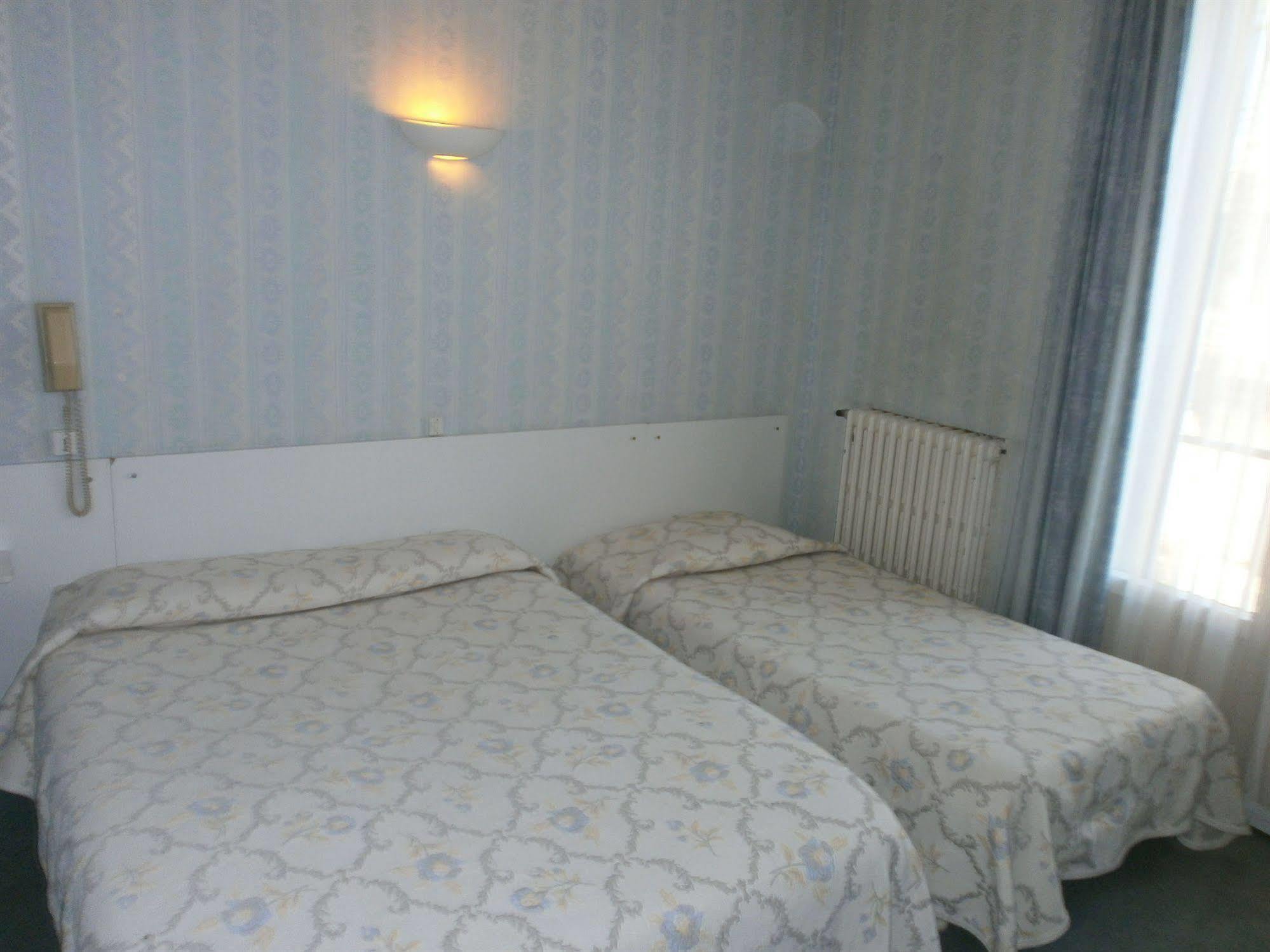 Hotel La Belle Etoile Saint-Nazaire  Bagian luar foto